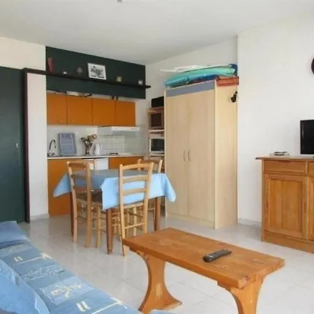 Studio 4 Personnes Studio 4personnes Dans En Front De Mer. *